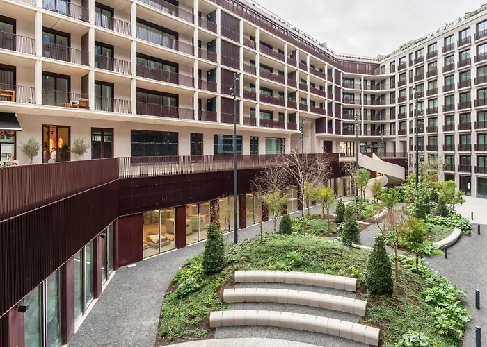 Urban Stylish With Balcony *