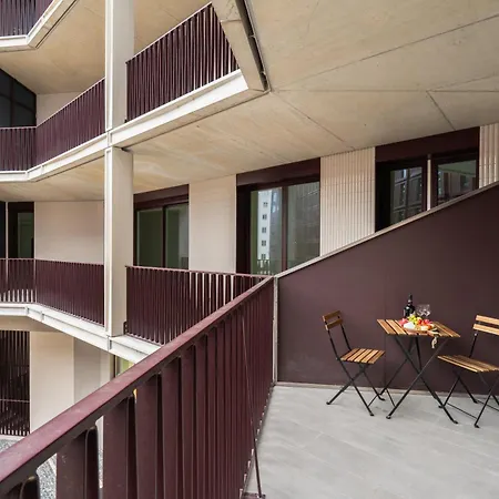 Apartment Urban Stylish With Balcony