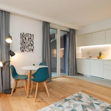 Urban Stylish With Balcony Apartament Porto