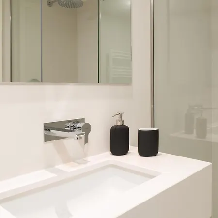 Urban Stylish With Balcony Porto