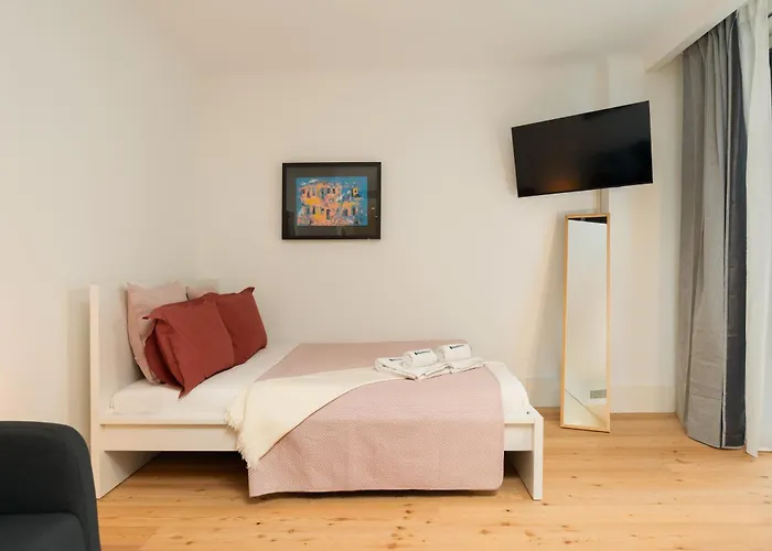 Urban Stylish With Balcony * Oporto