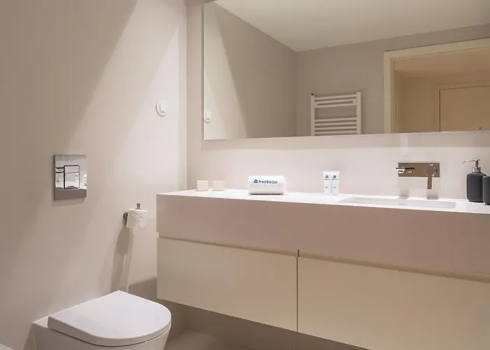 Urban Stylish With Balcony Oporto