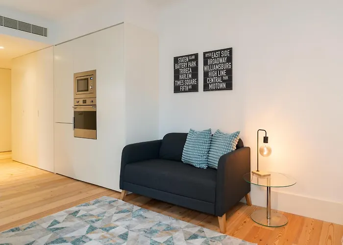 Urban Stylish With Balcony Apartman *