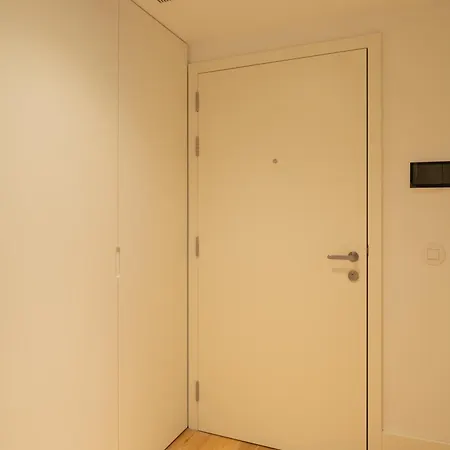 Urban Stylish With Balcony 公寓