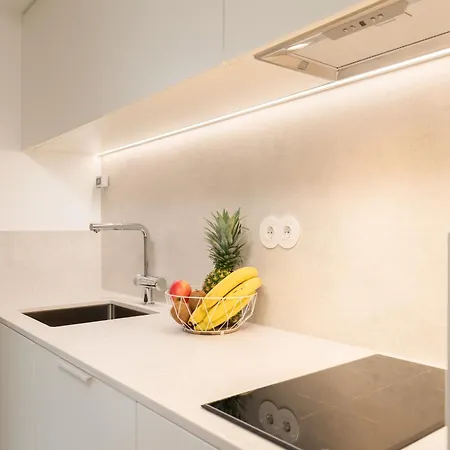 Urban Stylish With Balcony 아파트