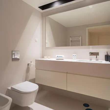 Urban Stylish With Balcony 포르투